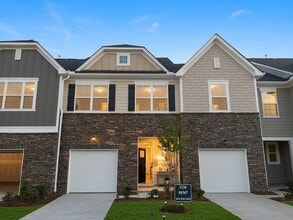 Building Photo - 803 New Derby Ln
