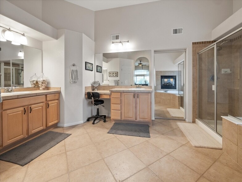 Primary Bath - 1048 Orion Way