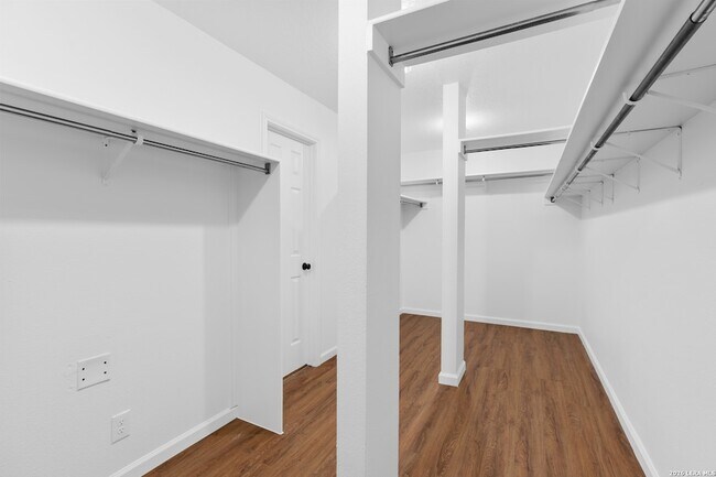 Building Photo - 10802 Winter Creek