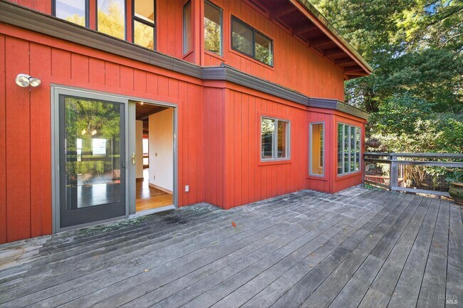 Building Photo - 2299 Sobre Vista Rd