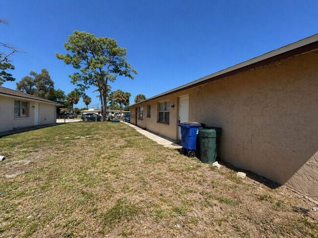 Building Photo - 5459/5461 Eleventh Ave