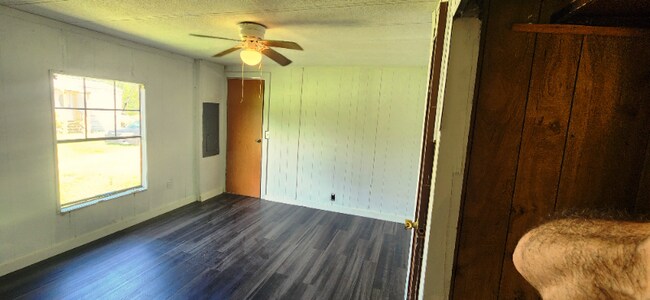 Building Photo - 27485 US-31