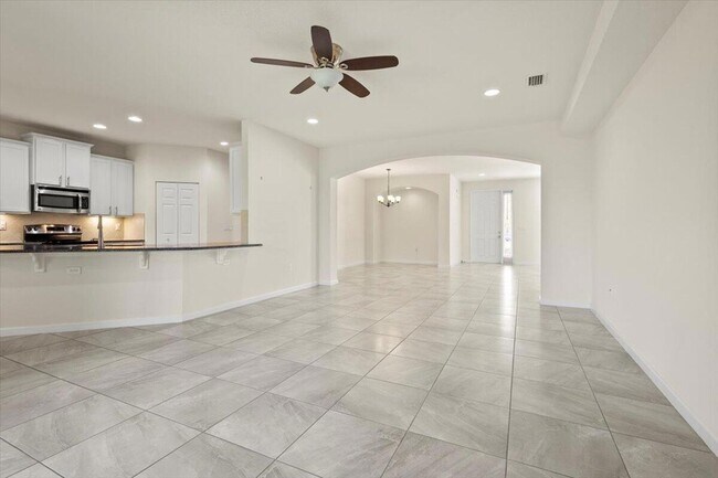 Building Photo - 12133 SW Aventino Dr
