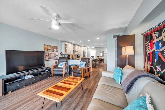 Building Photo - 4768 Coquina Key Dr SE