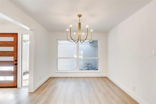 Building Photo - 4827 Gerona Dr