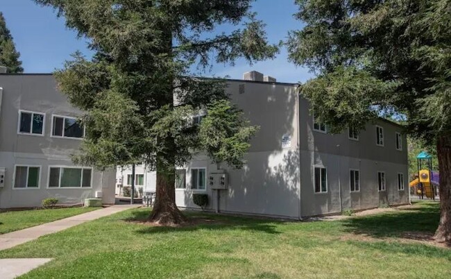 Building Photo - 1895 Benton Dr