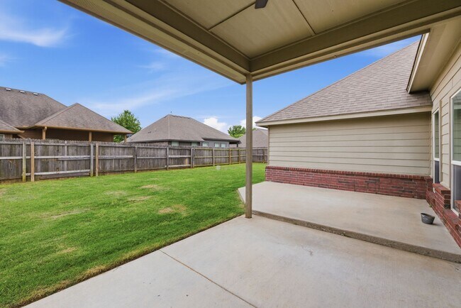 Building Photo - Well Maintained 3-bedroom, 2-bath Home in Desirable Bixby Schools North of River