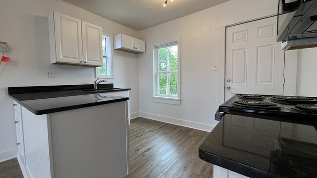 Building Photo - 214 N 19th St