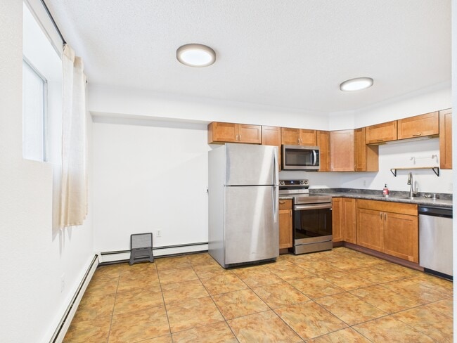 Building Photo - 83 Slater Dr