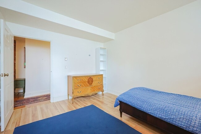 Building Photo - Hovey Condo