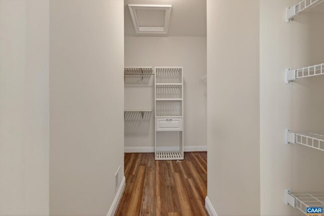 Building Photo - 2942 Templehof Ct