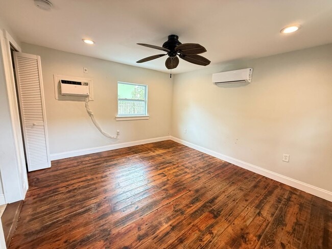 Building Photo - 1 Bedroom 1 Bathroom with WD