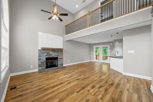 Building Photo - 1725 Rains Rd