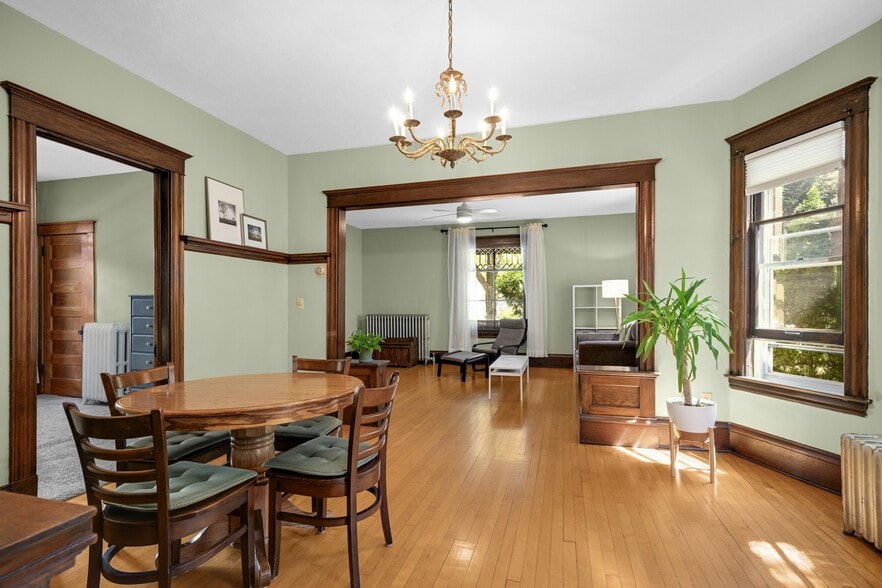 dining/living rooms - 2220 26th Ave S