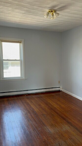 Building Photo - 522 Pawtucket Ave