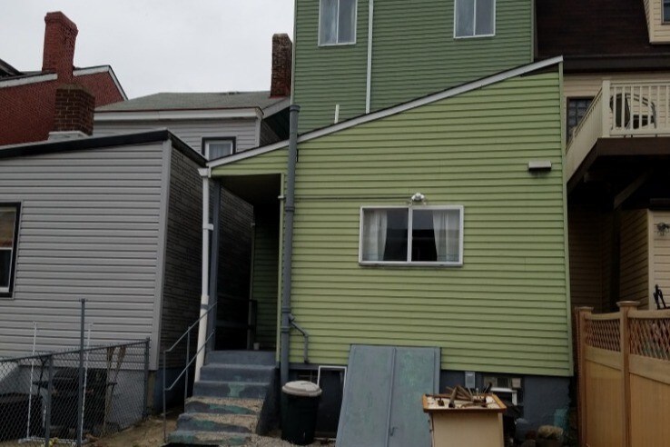 Building Photo - 427 Cedarville St