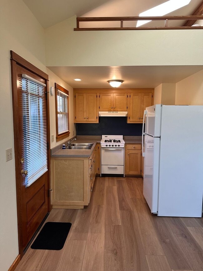 Building Photo - Charming Studio Loft in Arcata – Close to Plaza & Cal Poly Humboldt