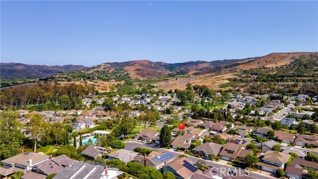 Building Photo - 10 Flintridge