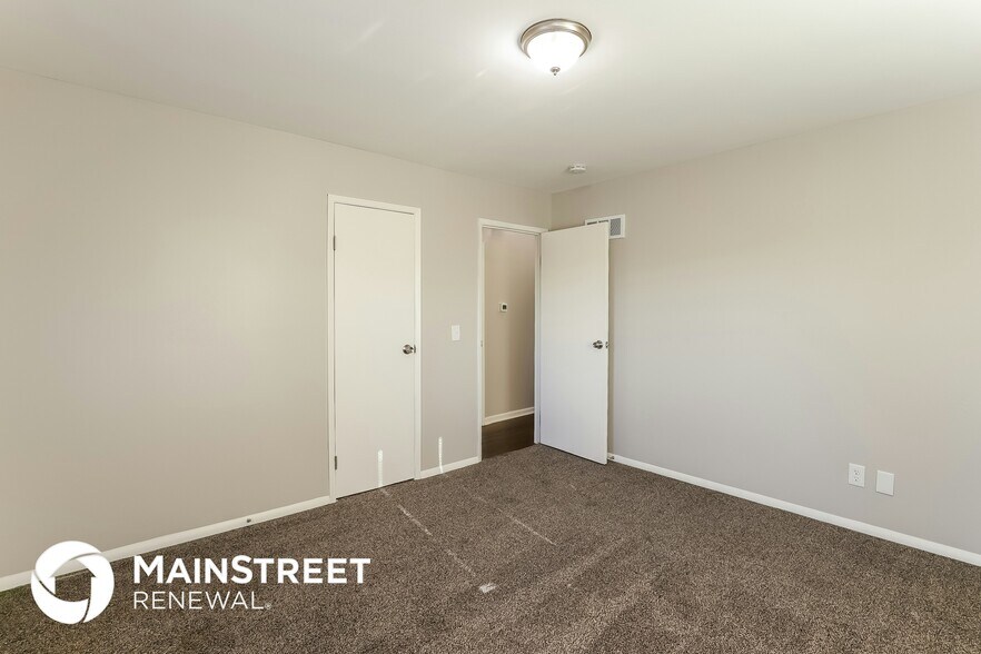 Building Photo - 4135 N Spruce Ave