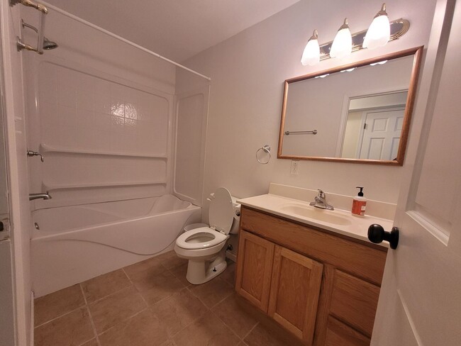 Building Photo - 2255 Vesterheim St