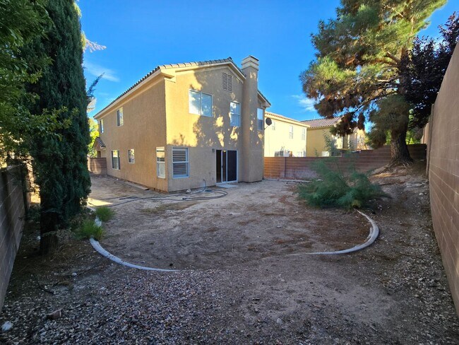 Building Photo - A Fabulous 4 Bedroom Home in Peccole Ranch