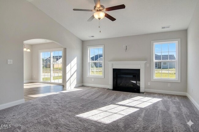 Building Photo - 918 Uplands Ln