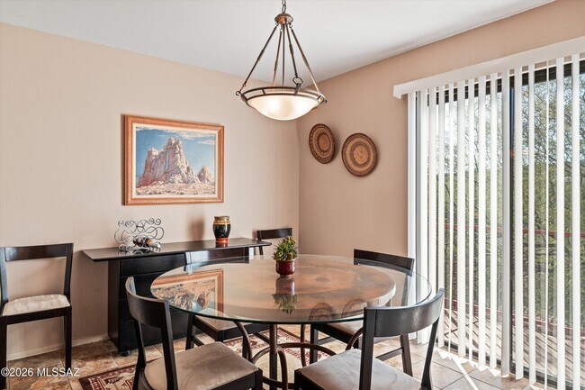 Building Photo - 5051 N Sabino Canyon Rd
