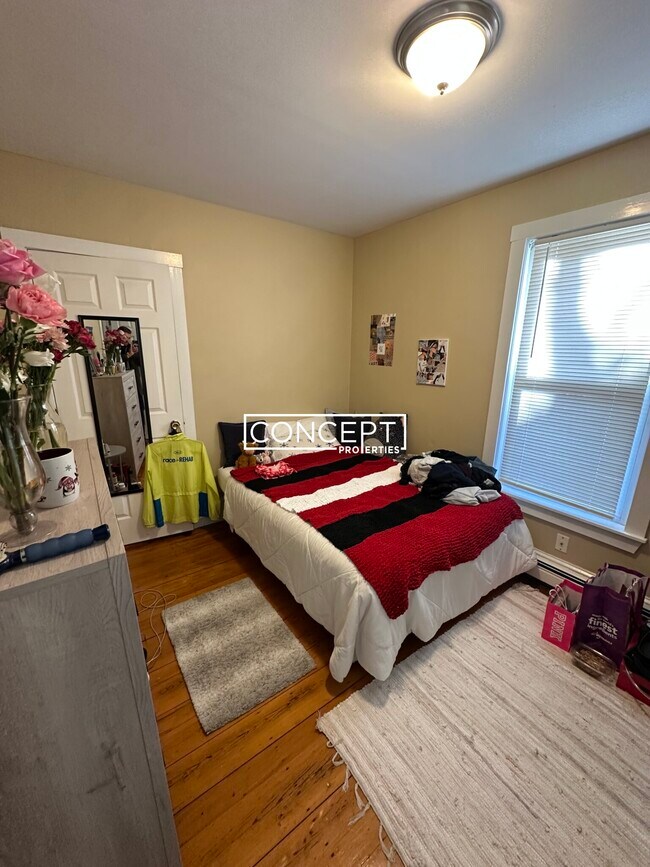 Building Photo - 44A Hillside St. Unit 1