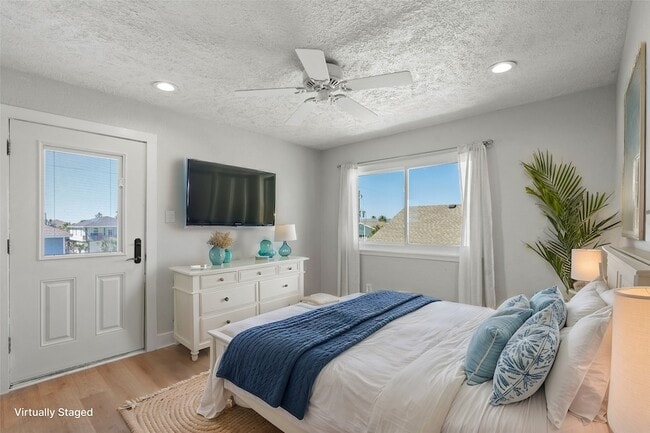 Building Photo - 4034 Reeves Dr