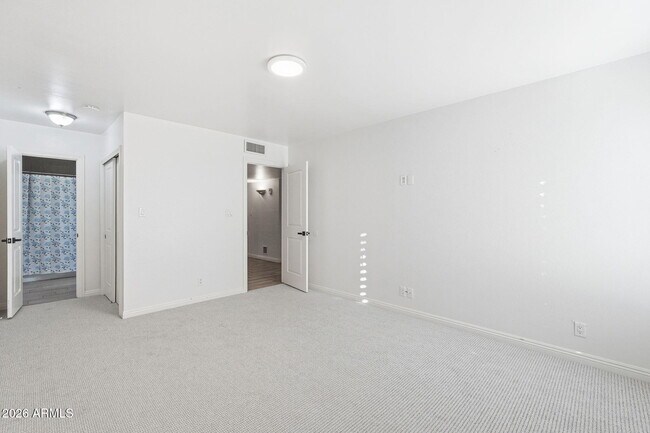 Building Photo - 7352 E Valley Vista Dr