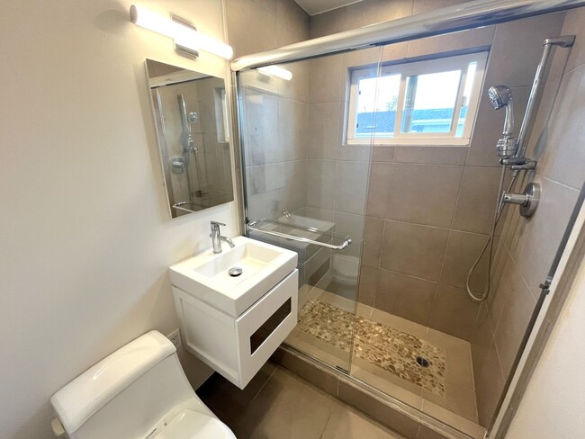 Building Photo - Modernized, 3BD/2BA House in Leucadia: Minutes to Beach, Town, YMCA!