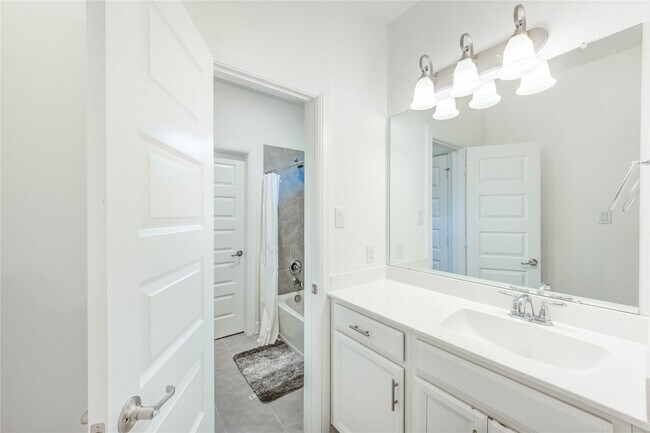 Building Photo - 4055 Woodland Meadow Dr