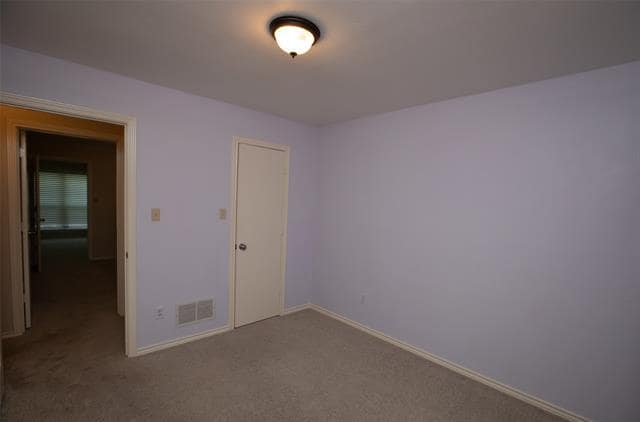 Building Photo - 705 Greenway Dr