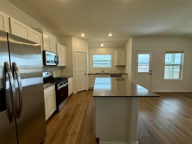 Building Photo - 373 Jeffers