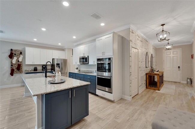 Building Photo - 3518 77 Ct E