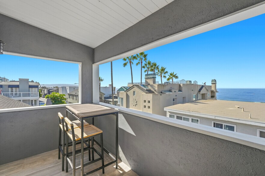 Building Photo - 116 5th Pl