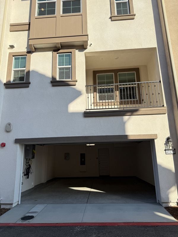 Building Photo - 40451 Melrose Dr