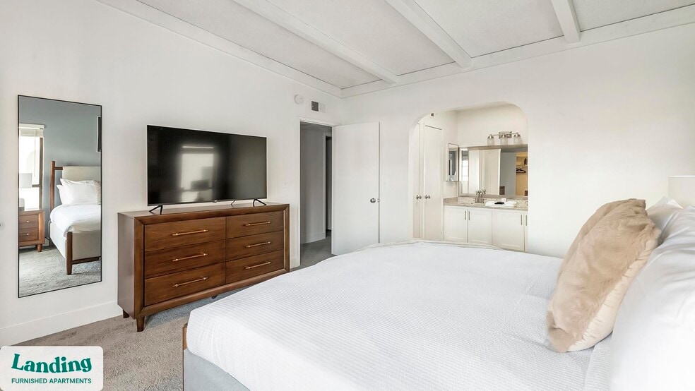 Building Photo - 5272 Tamarus St