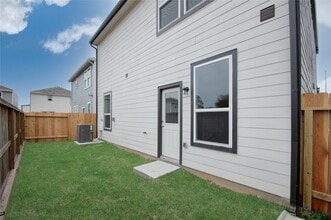 Building Photo - 10123 Clearwick St