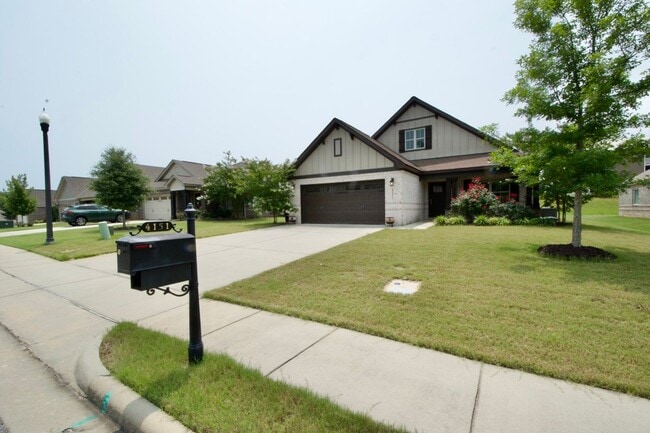 Building Photo - Immaculate 3BR/2BA Home in The Estates – P...