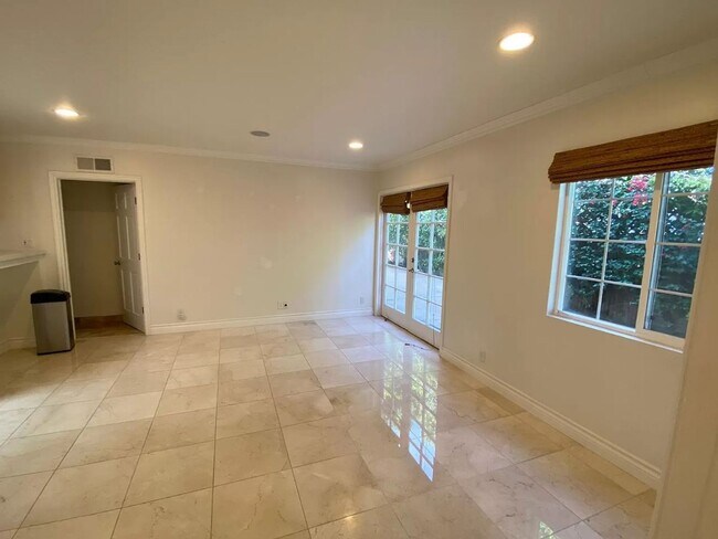 Building Photo - 16636 Calneva Dr