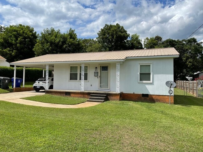 Primary Photo - 2 bed, 1 bath house located in Siler City!