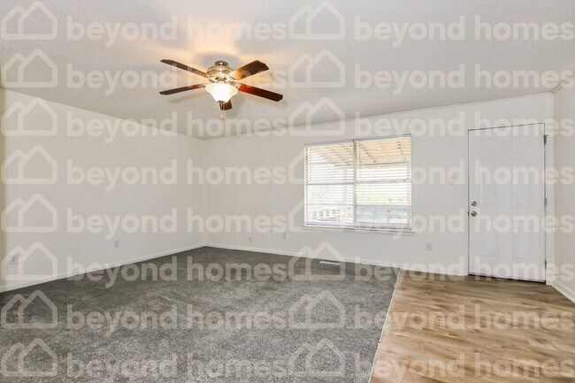 Building Photo - Move-In Ready 3-Bedroom 2-Bathroom Home in...