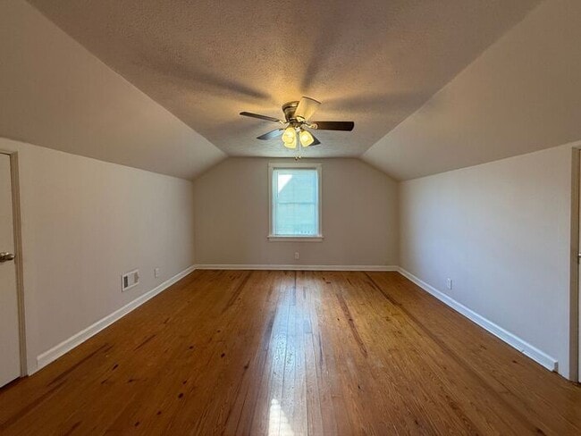 Building Photo - Spacious 4 Bedroom in North Nashville - Minutes from Downtown