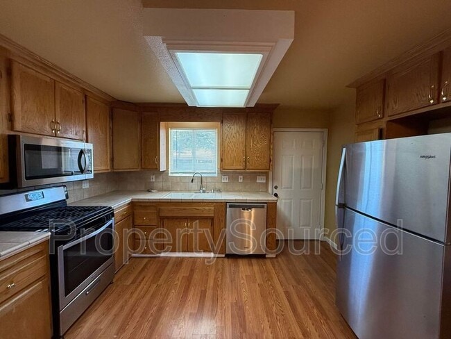 Building Photo - 524 E Krell Ln