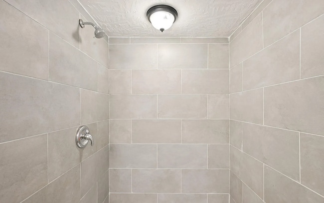 Building Photo - Beautiful 3 Beds 2 Baths Home with Spacious Backyard!