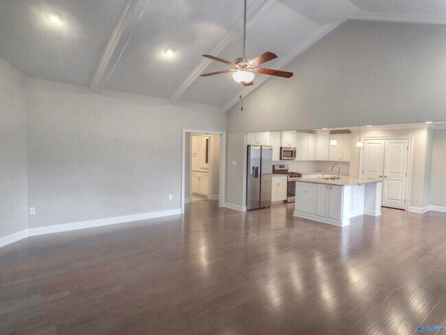 Building Photo - 223 Dustin Ln