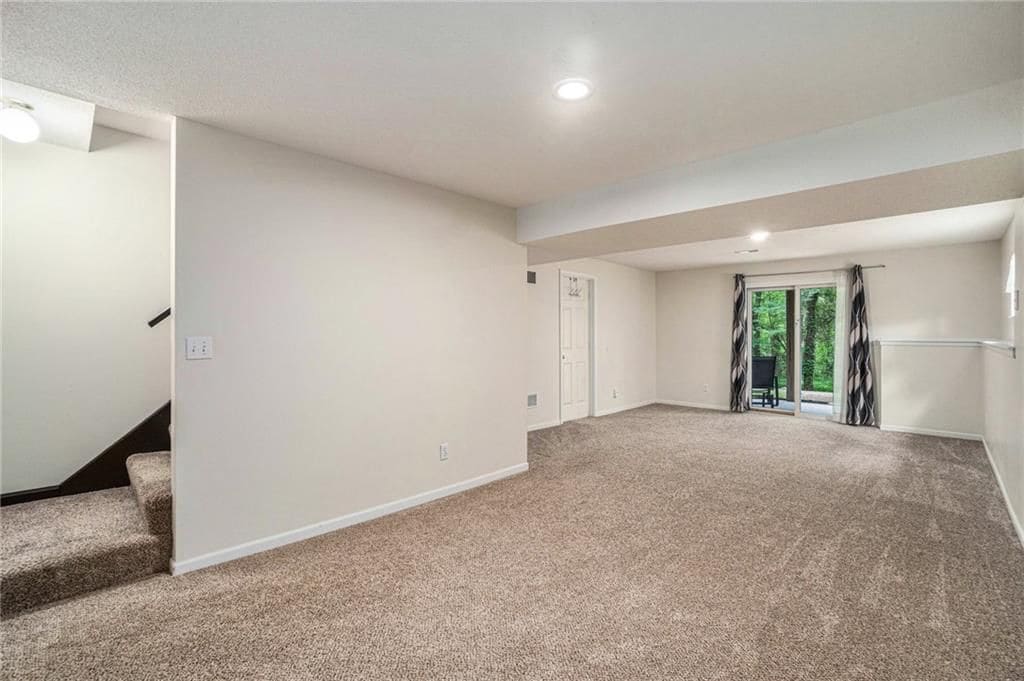 Building Photo - 1853 Chickadee Dr