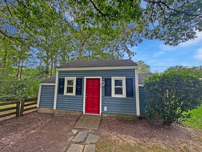 Building Photo - Spacious 4BR/2.5BA Home in Prime West End ...