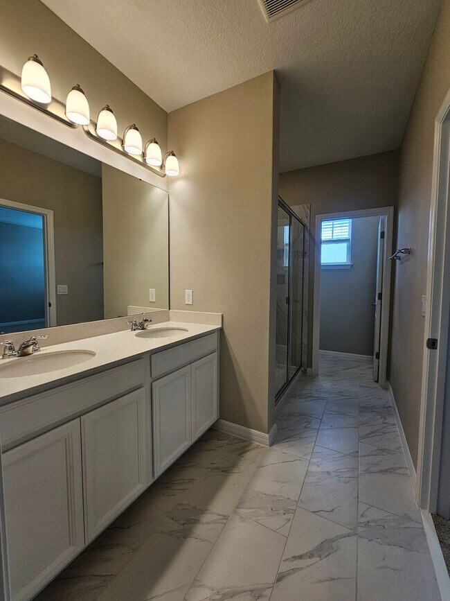 Building Photo - Coming Soon! Gorgeous Townhome For Rent in Horizon West Winter Garden  just west of Disney off th...